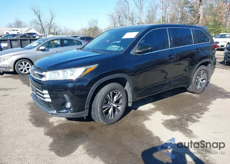 2017 Toyota Highlander Le Plus from USA, damaged, VIN 5TDBZRFH3HS371971